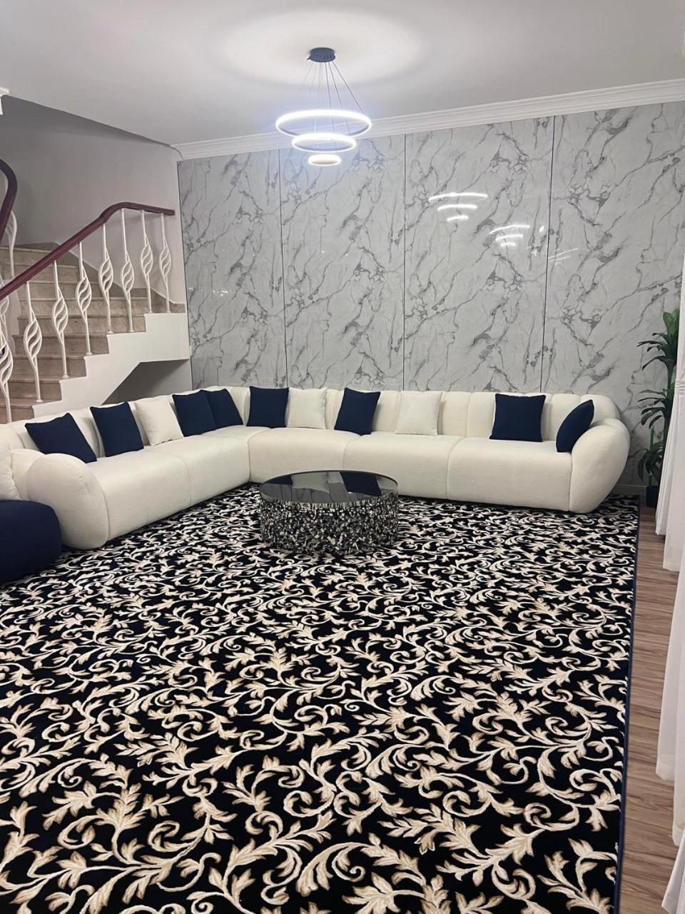 Royal Line Llc Villa